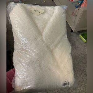 Ulta White Tie Robe